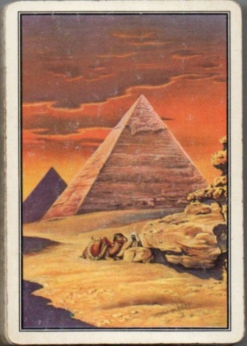 Piatnik Pyramid front image