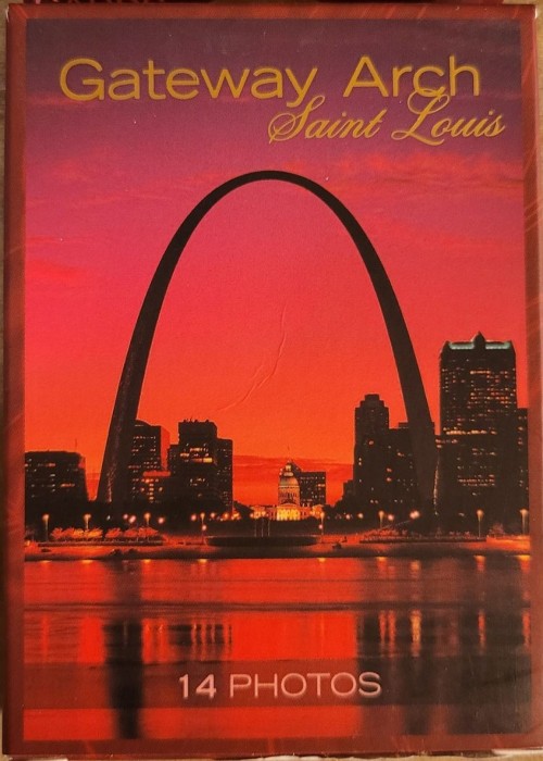 Gateway Arch St. Louis front image